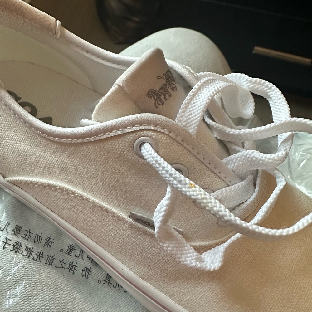 Shoes - Picture 4 of 5